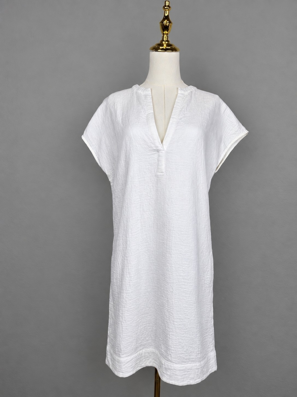 BCBGMAXAZRIA Carissa White Mini Shift Dress S Coastal Minimalist Pockets